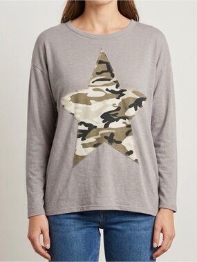 Hopely Longsleeve Tee With Camo Star